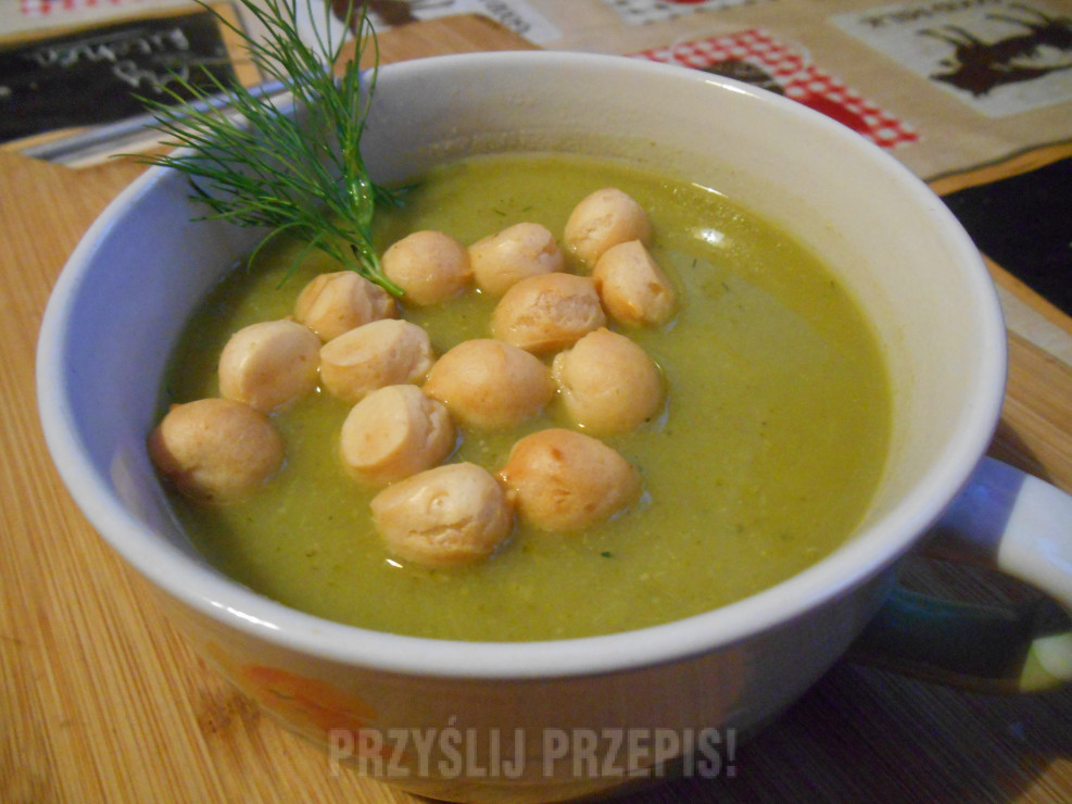 Zupa krem z brokułu i zielonego groszku