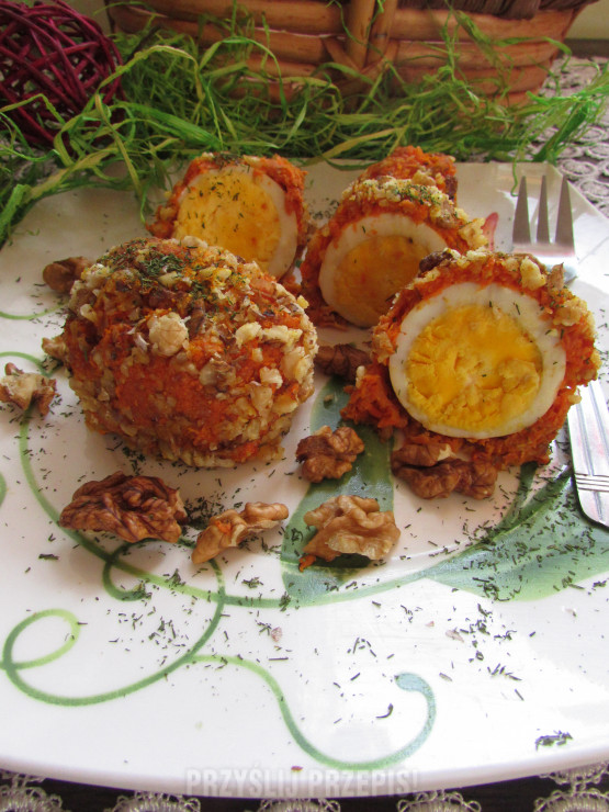 jajka  w chrupiącej marchewkowo - orzechowej   skorupce