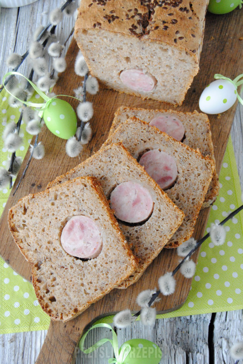 
Pszenno- żytni chleb na zakwasie z białą kiełbasą
