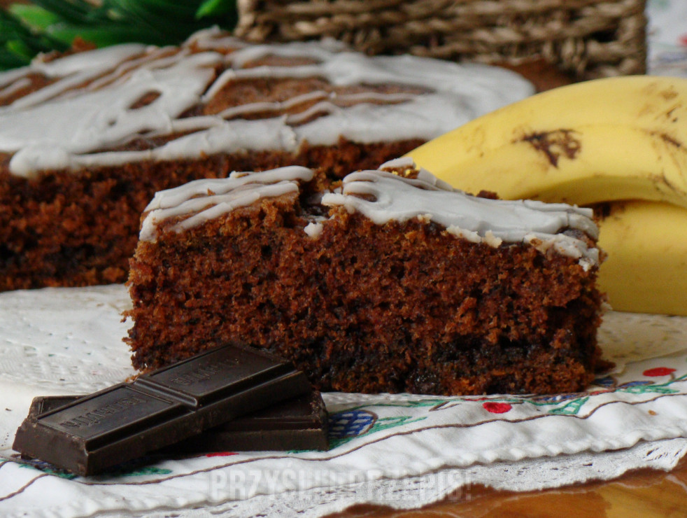 Ciasto marchewkowo -  bananowe z czekoladą