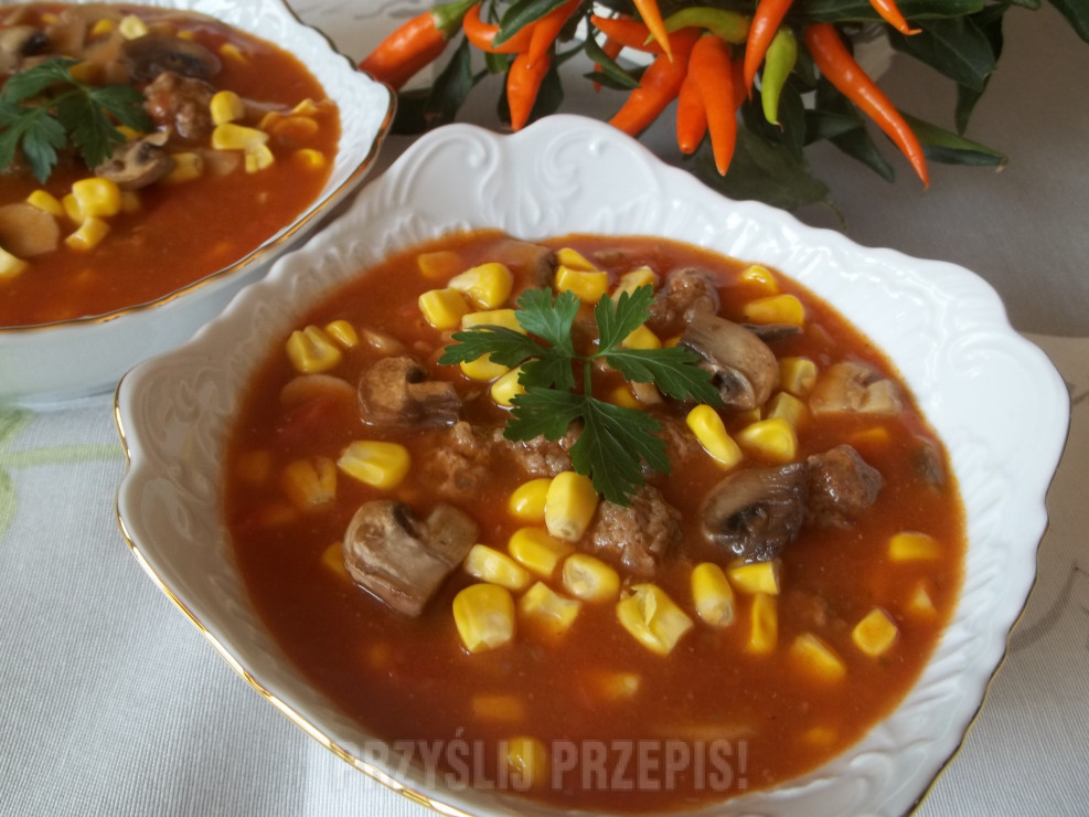 "Meksykanka" - zupa pomidorowo-pieczarkowa