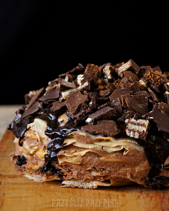 Naleśnikowy tort czekoladowy