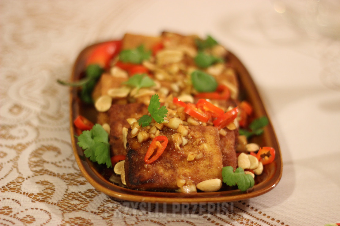 tofu z chilli i orzeszkami