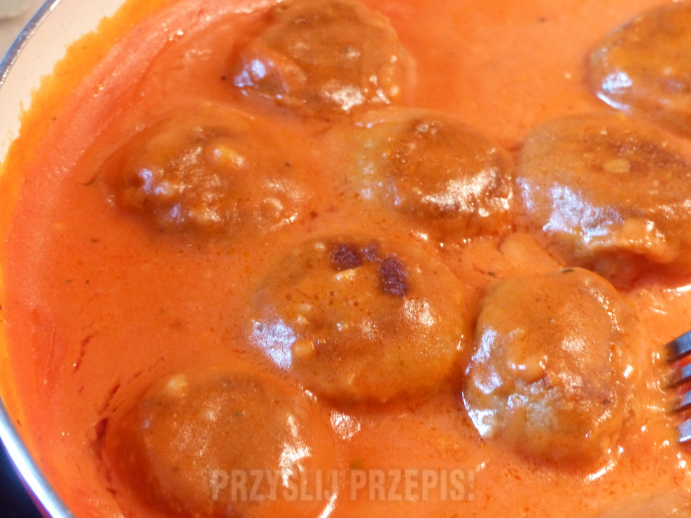 pulpeciki mięsne w sosie pomidorowym