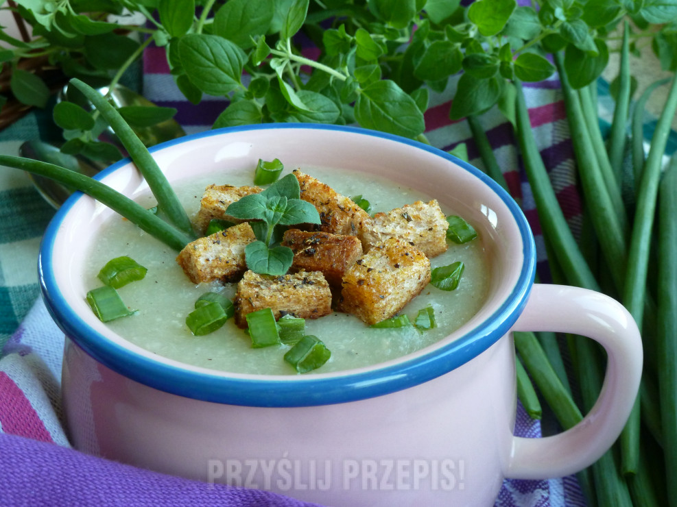 Zupa-krem z białych szparagów