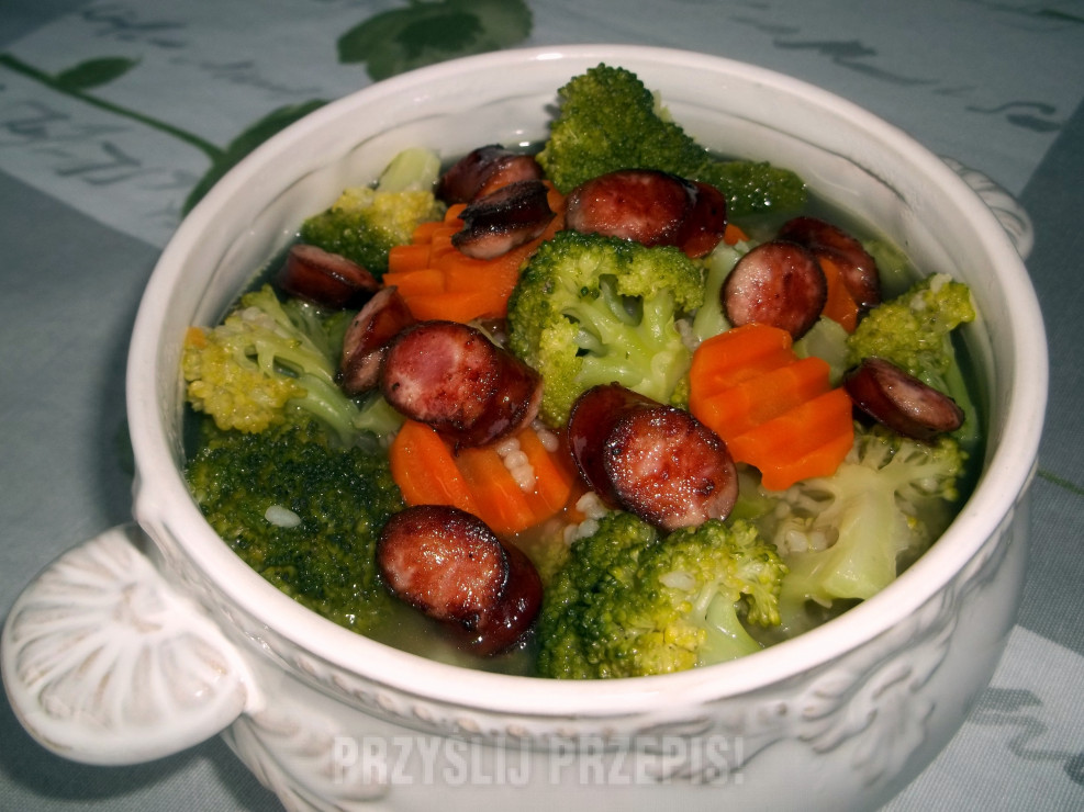 Zupa brokułowa z kaszą