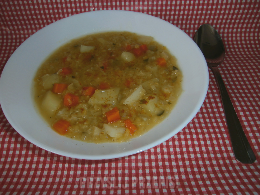 Zupa z czerwonej soczewicy na ostro