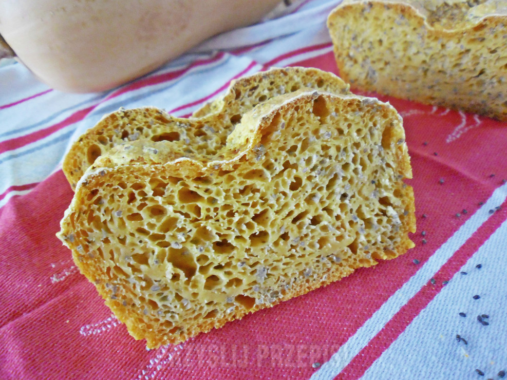 chleb dyniowy z chia