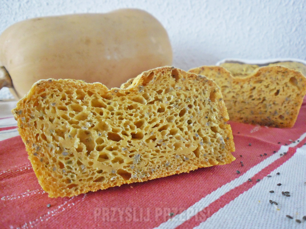 chleb dyniowy z chia
