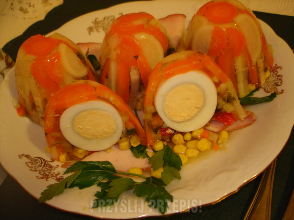 Jajka w warzywach i galaretce
