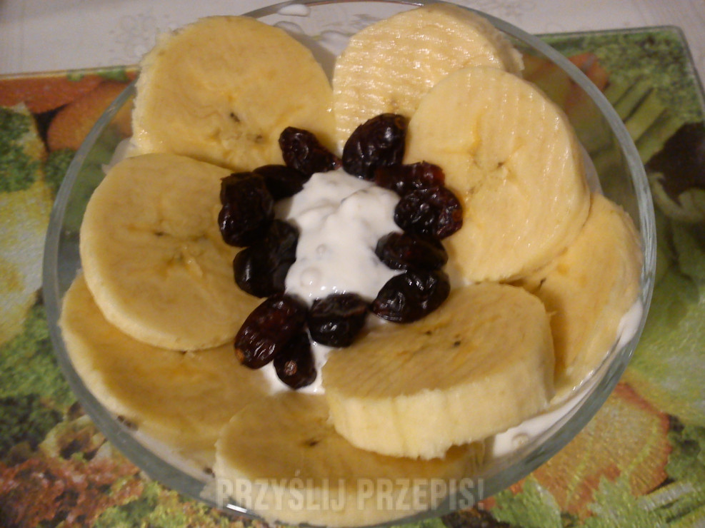 Jogurtowa owsianka z bananem i nasionami chia