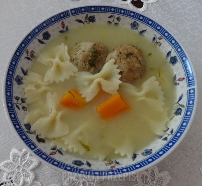 Klops zupa z makaronem po warmińsku