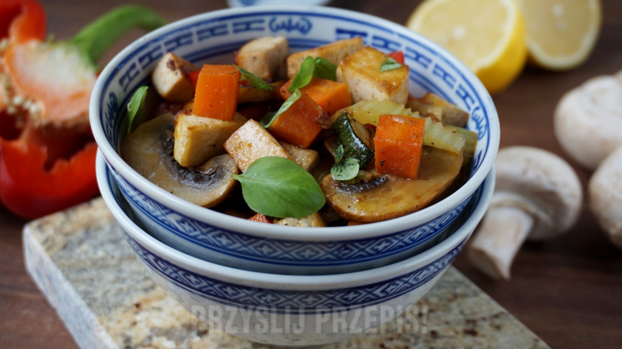 Tofu smażone z warzywami