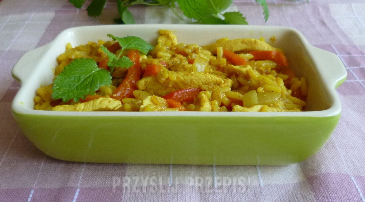 Ryż curry z warzywami i kurczakiem