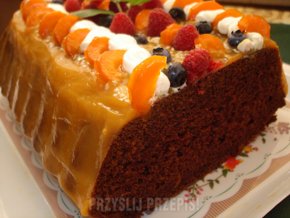 Ciasto marchewkowe w polewie pomarańczowej