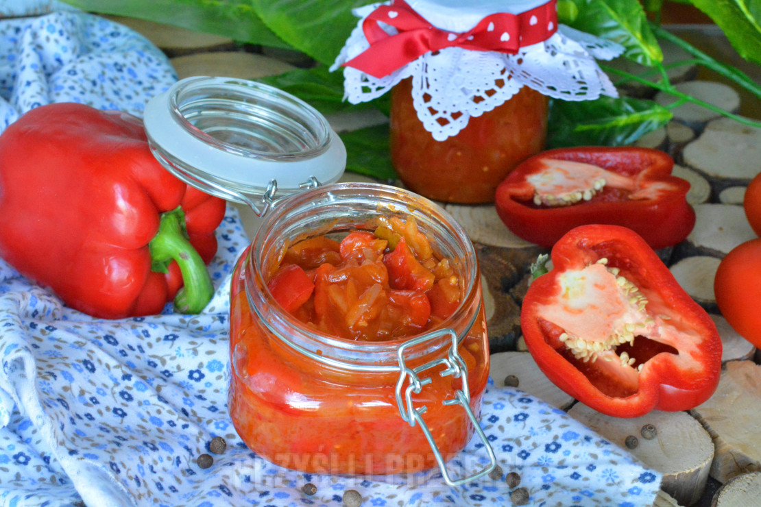 Papryka w sosie pomidorowym
