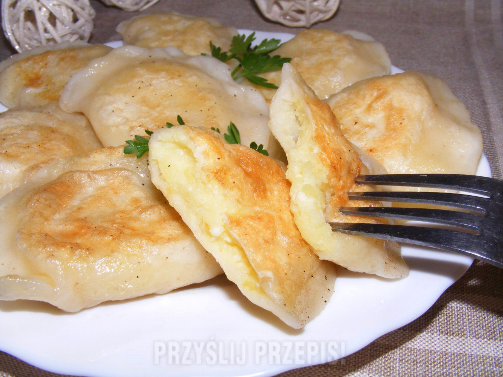 Chrupiące pierogi z ziemniakami i serem