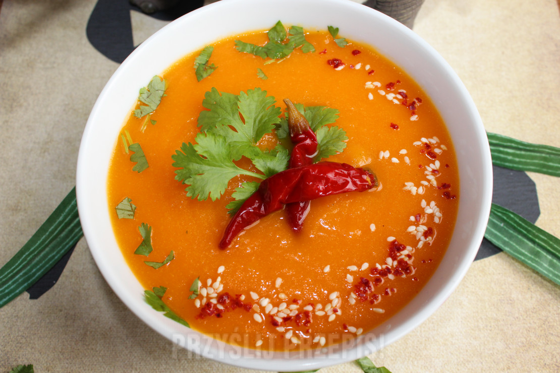 Egzotyczna zupa krem z marchewki na ostro