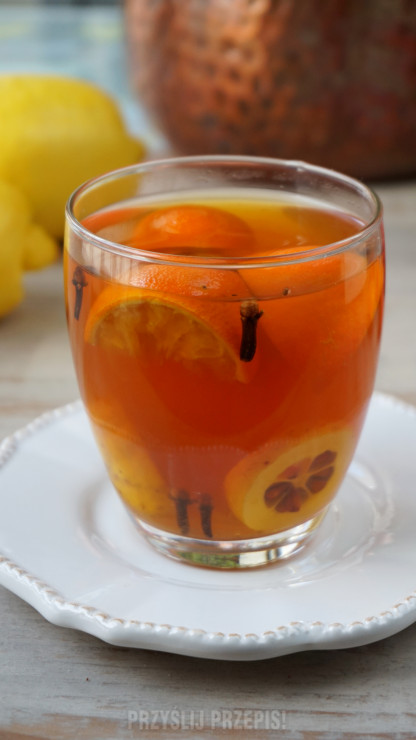 Herbata z mandarynka i pigwowcem