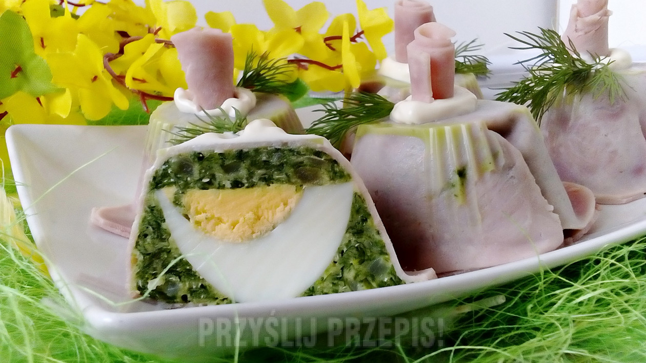 Terrinki szpinakowo-chrzanowe z jajkiem w szynce