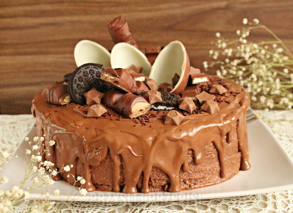 Tort czekoladowy (drip cake)