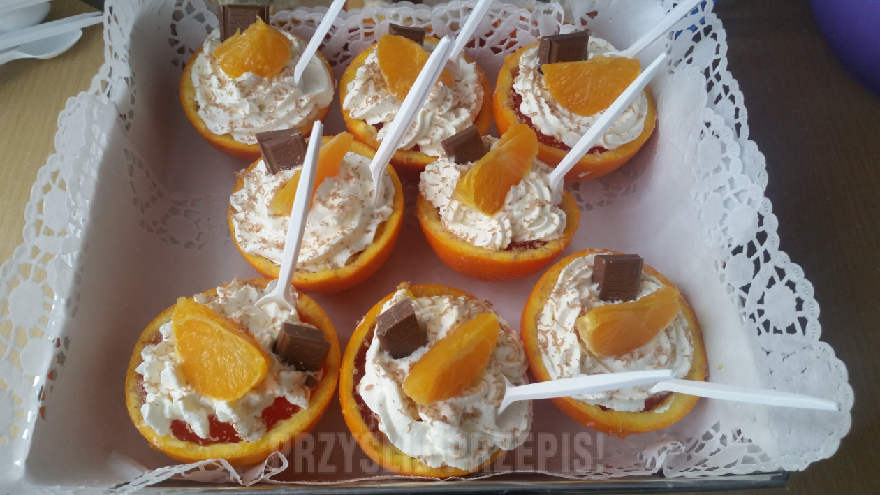 Deser w pomarańczy