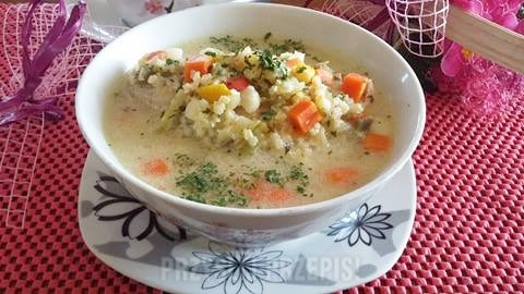 zupa ogórkowa zupa warzywna