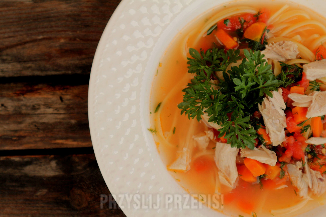 Zeama – mołdawska zupa z kurczaka
