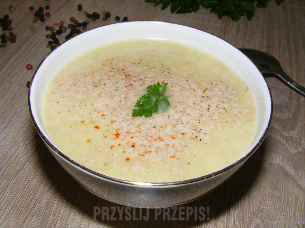 Kremowa zupa kalafiorowo-ziemniaczana z topinamburem