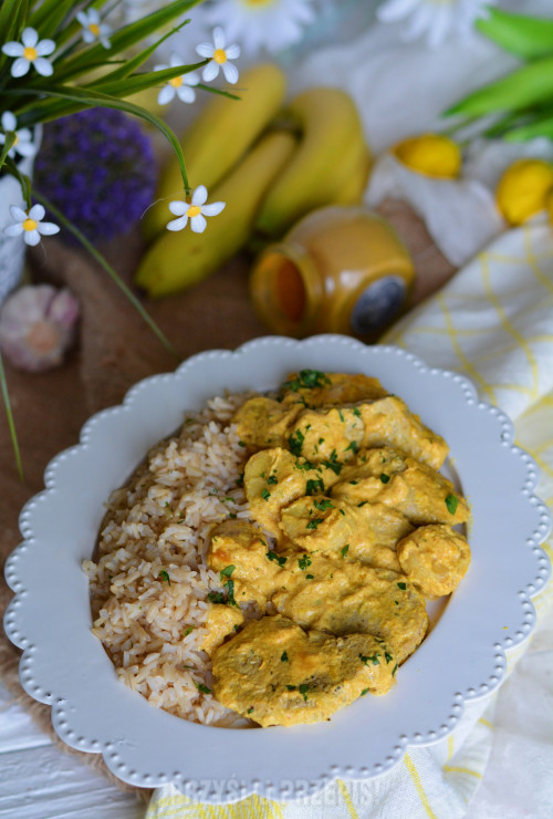 Polędwiczki wieprzowe w sosie curry i nutą słodkich bananów