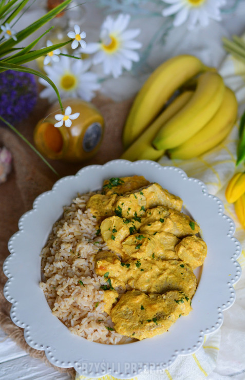 Polędwiczki wieprzowe w sosie curry i nutą słodkich bananów
