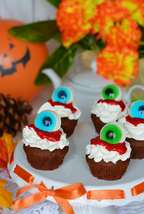 Muffinki z krwawym okiem na Halloween