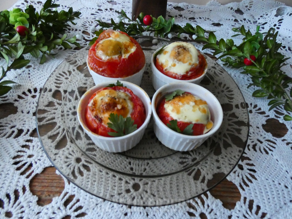 Jajka sadzone w pomidorowych kokilkach