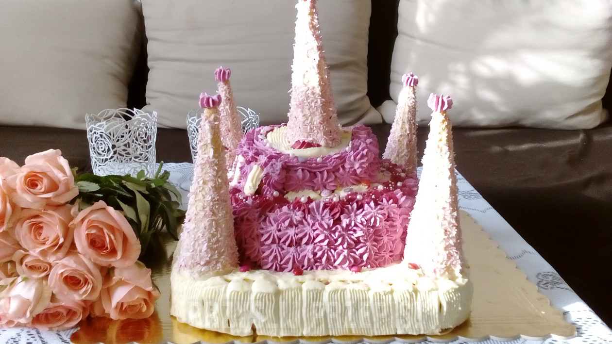 Urodzinowy Tort Zamek