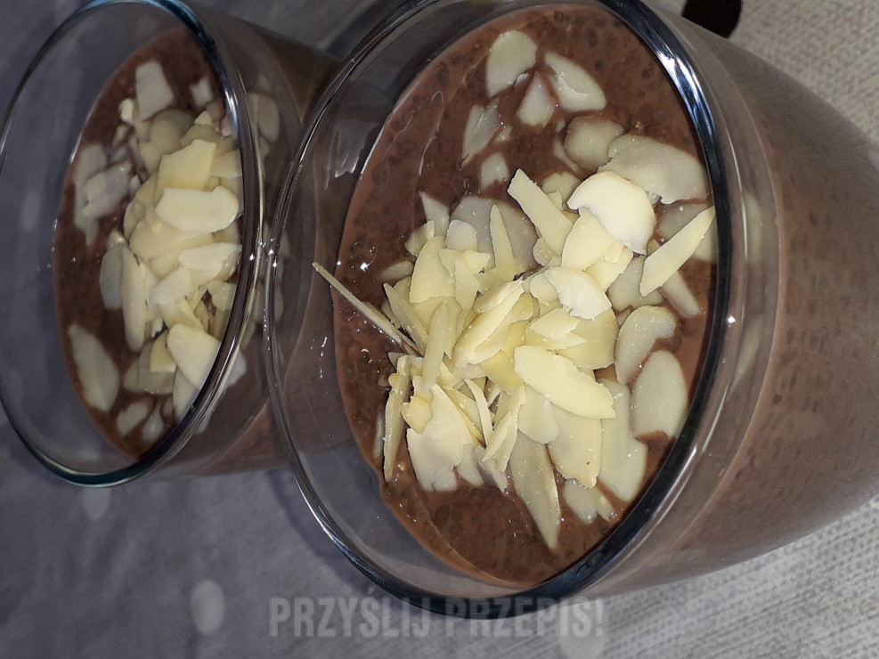 Deser kakaowy z nasionami chia