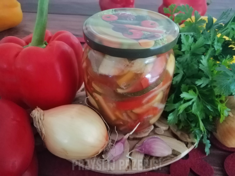 Mieszanka warzywna w zalewie pomidorowej