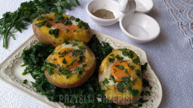 Jajka zapiekane w ziemniakach