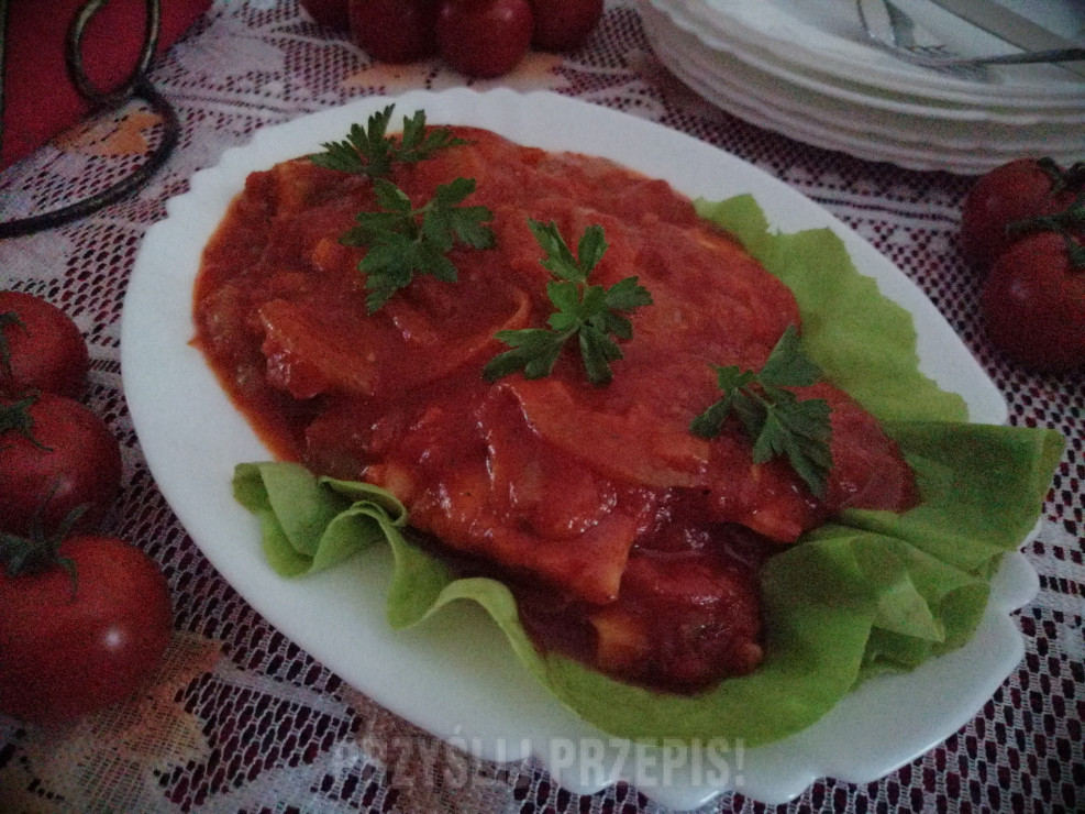 Miruna w sosie pomidorowym na ciepło