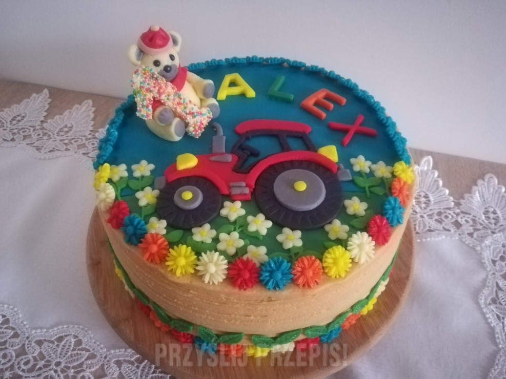 Tort na roczek z traktorkiem