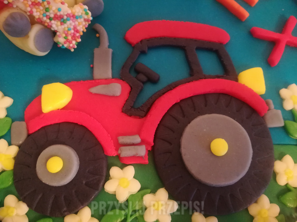 Tort na roczek z traktorkiem