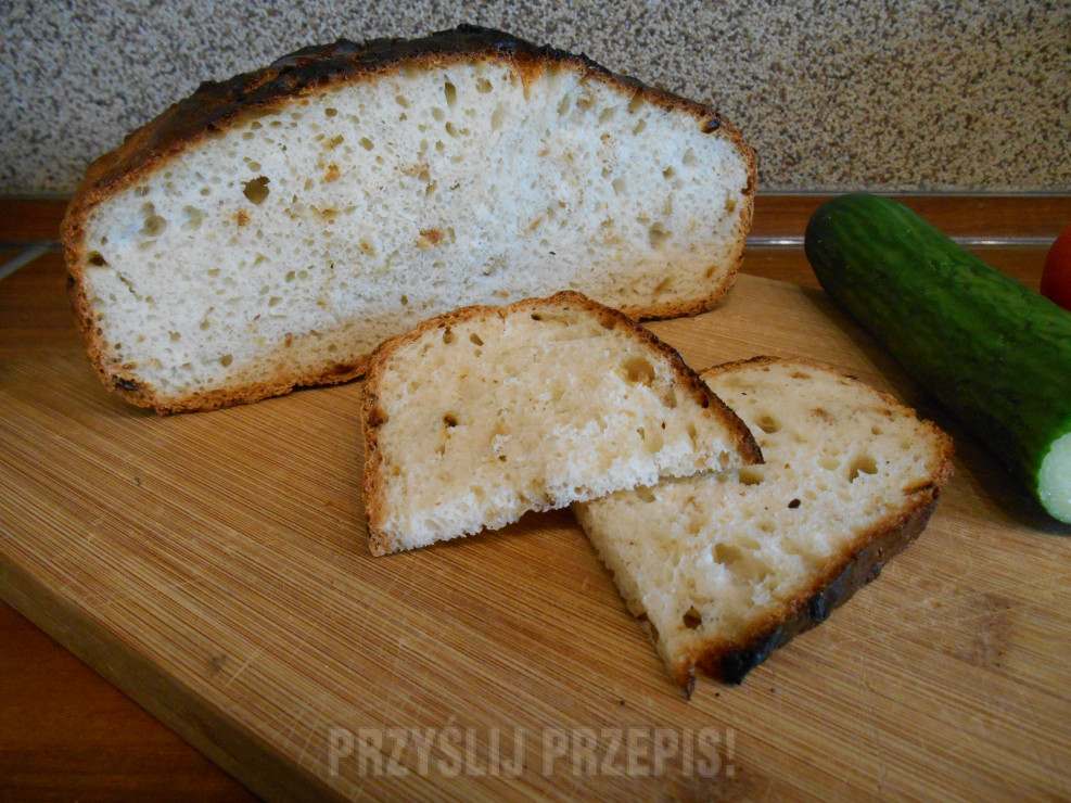 Chleb na suchych drożdżach z cebulką