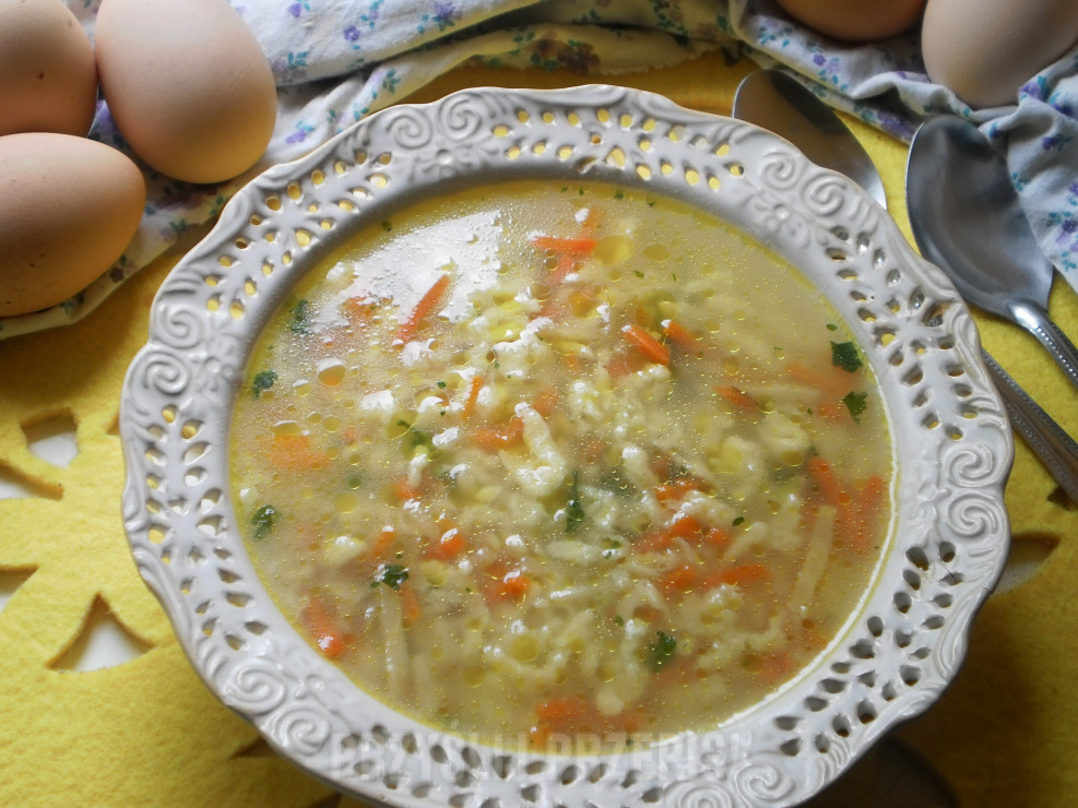 zupa z lanym ciastem