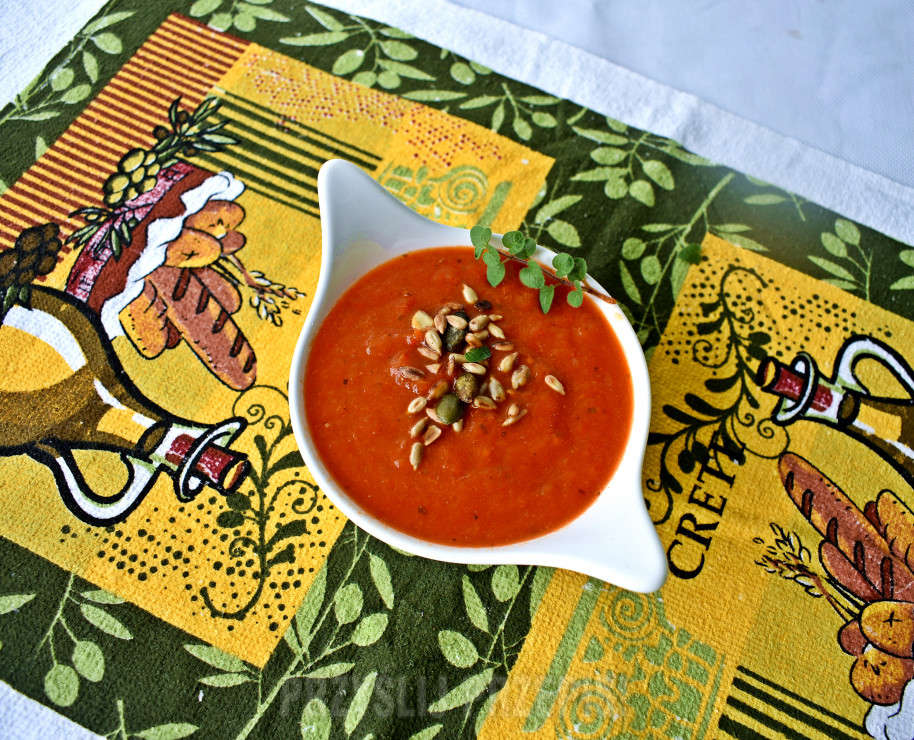 Zupa z krem z pieczonej papryki z pomidorami