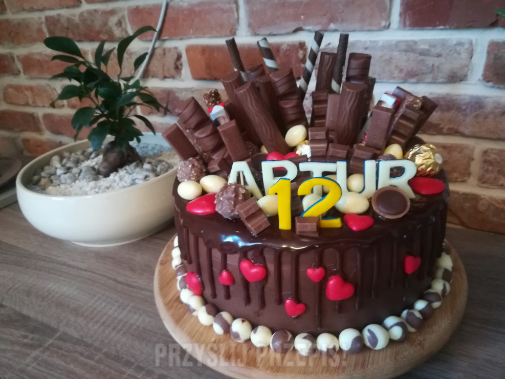 Tort urodzinowy bardzo czekoladowy