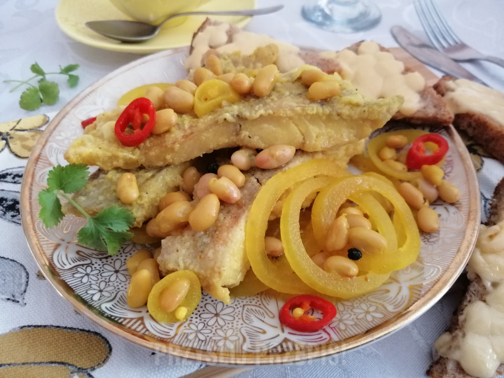 Ryba z fasolką w aromatycznej zalewie z ostrą papryczką i curry