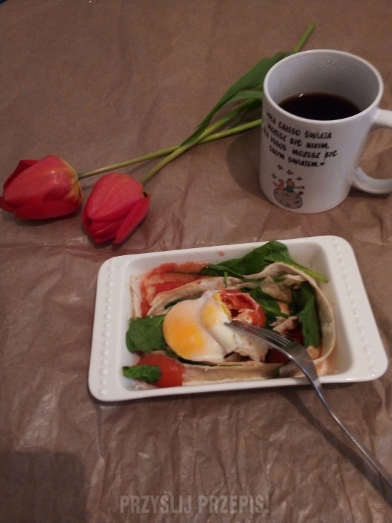 Fit  śniadanie - jajko w pomidorze z mikrofali