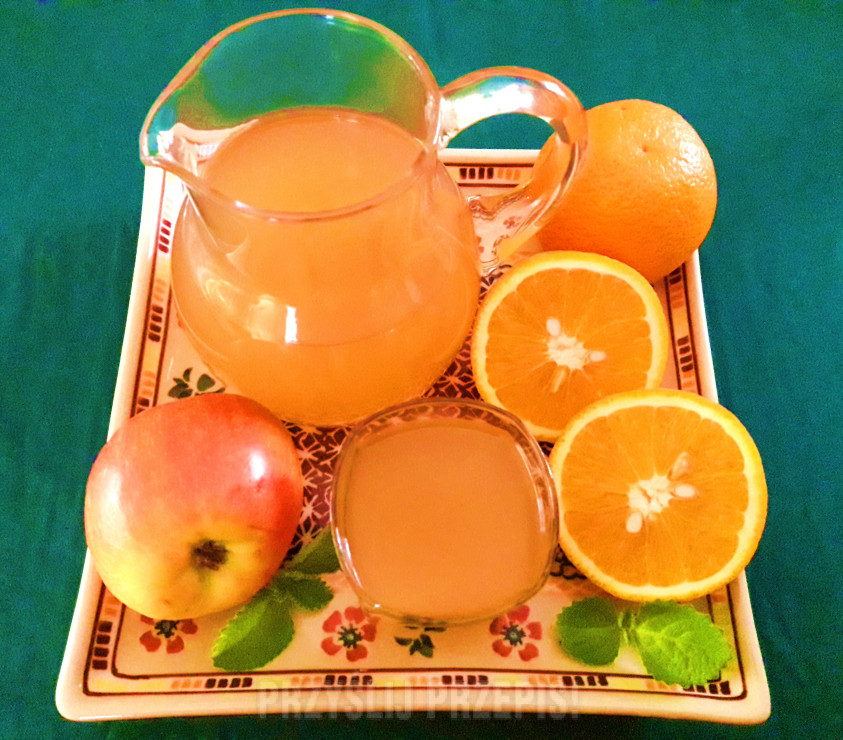 Kompot z suszonych jabłek z pomarańczą