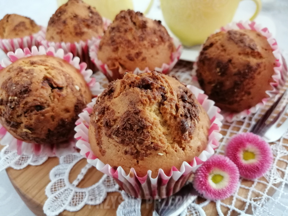 Śmietankowe muffinki z tartą czekoladą