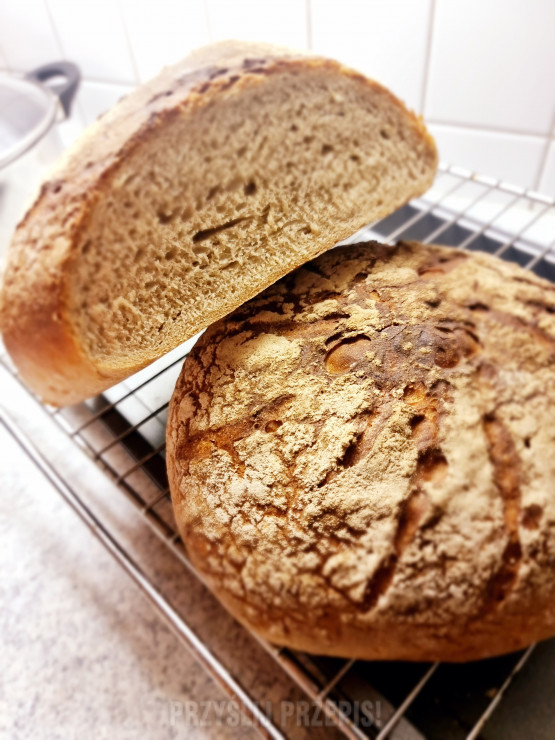 Przepis na dwa pyszne bochenki chleba mieszanego z żytnią pomadą