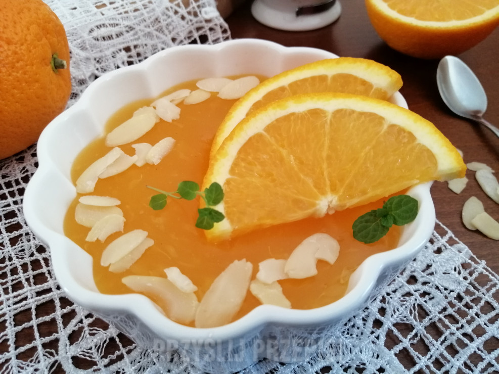 Kisiel pomarańczowy z kawałkami owocu
